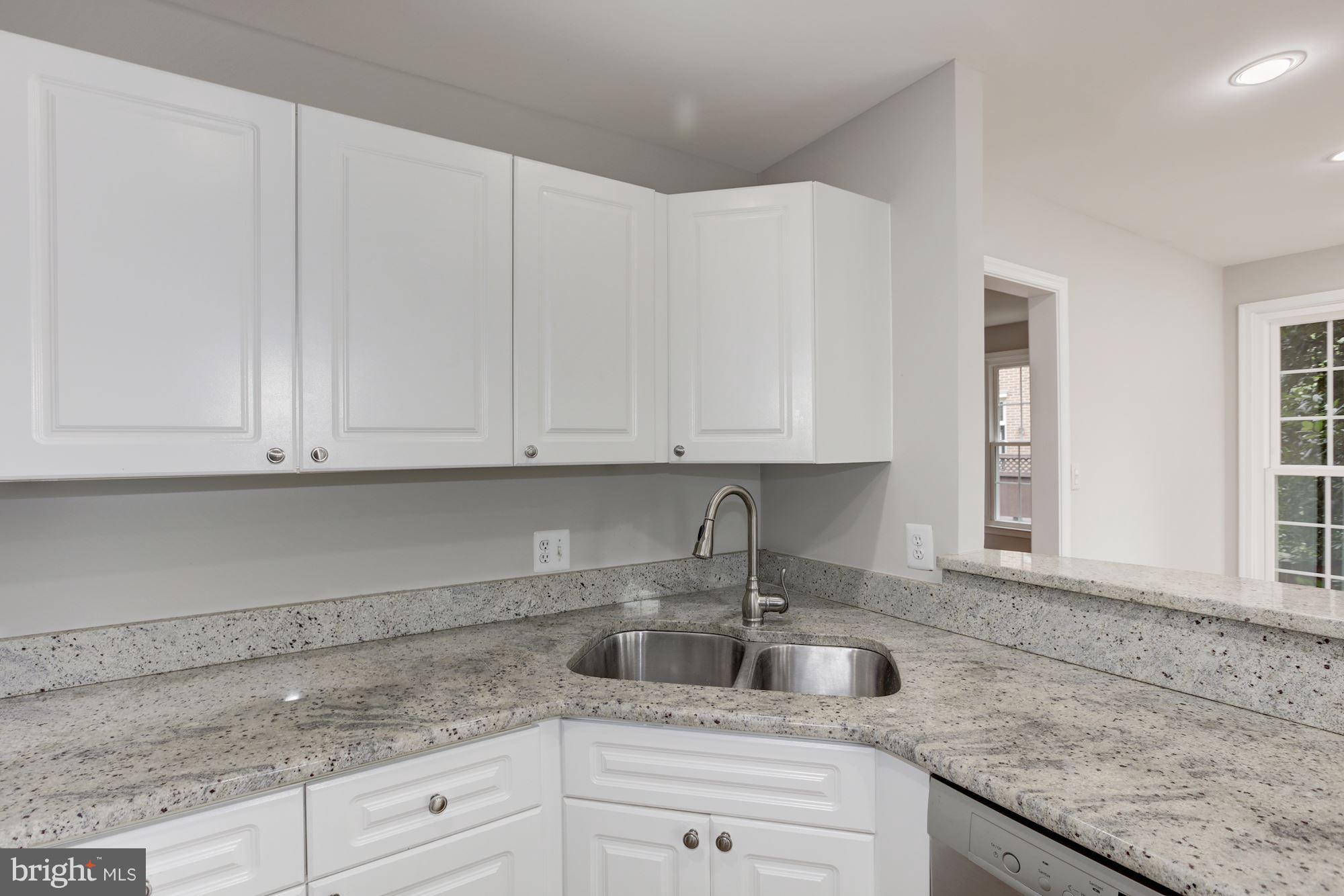 4666 West Braddock Road Alexandria, VA 22311 - Photo 14 of 29 Kitchen