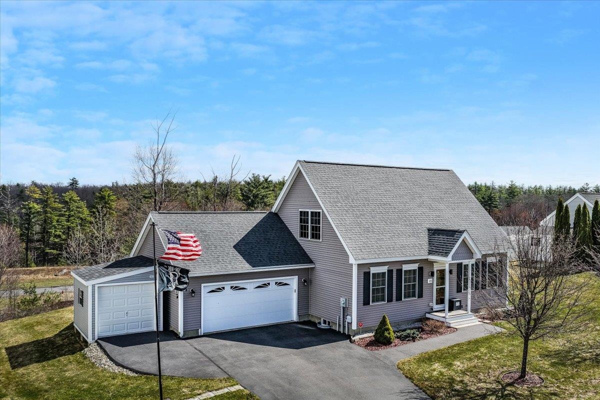 18 Crawford Lane Hooksett, NH 03106 - Photo 2 of 44