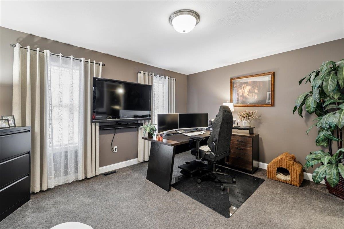 18 Crawford Lane Hooksett, NH 03106 - Photo 24 of 44