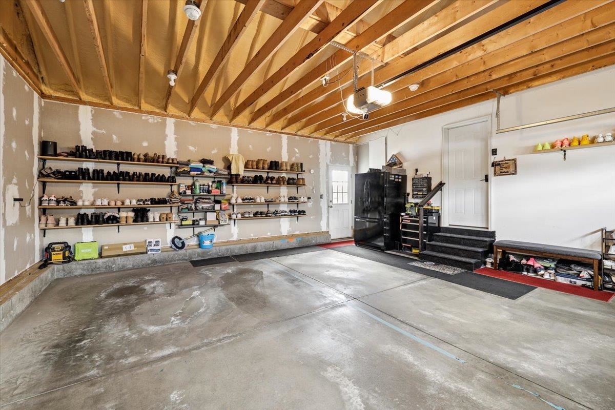 18 Crawford Lane Hooksett, NH 03106 - Photo 38 of 44