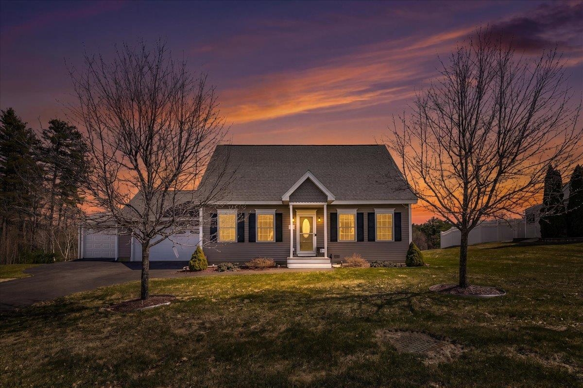 18 Crawford Lane Hooksett, NH 03106 - Photo 4 of 44