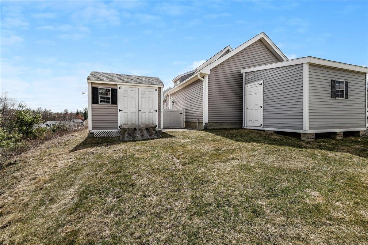 18 Crawford Lane Hooksett, NH 03106 - Photo 42 of 44