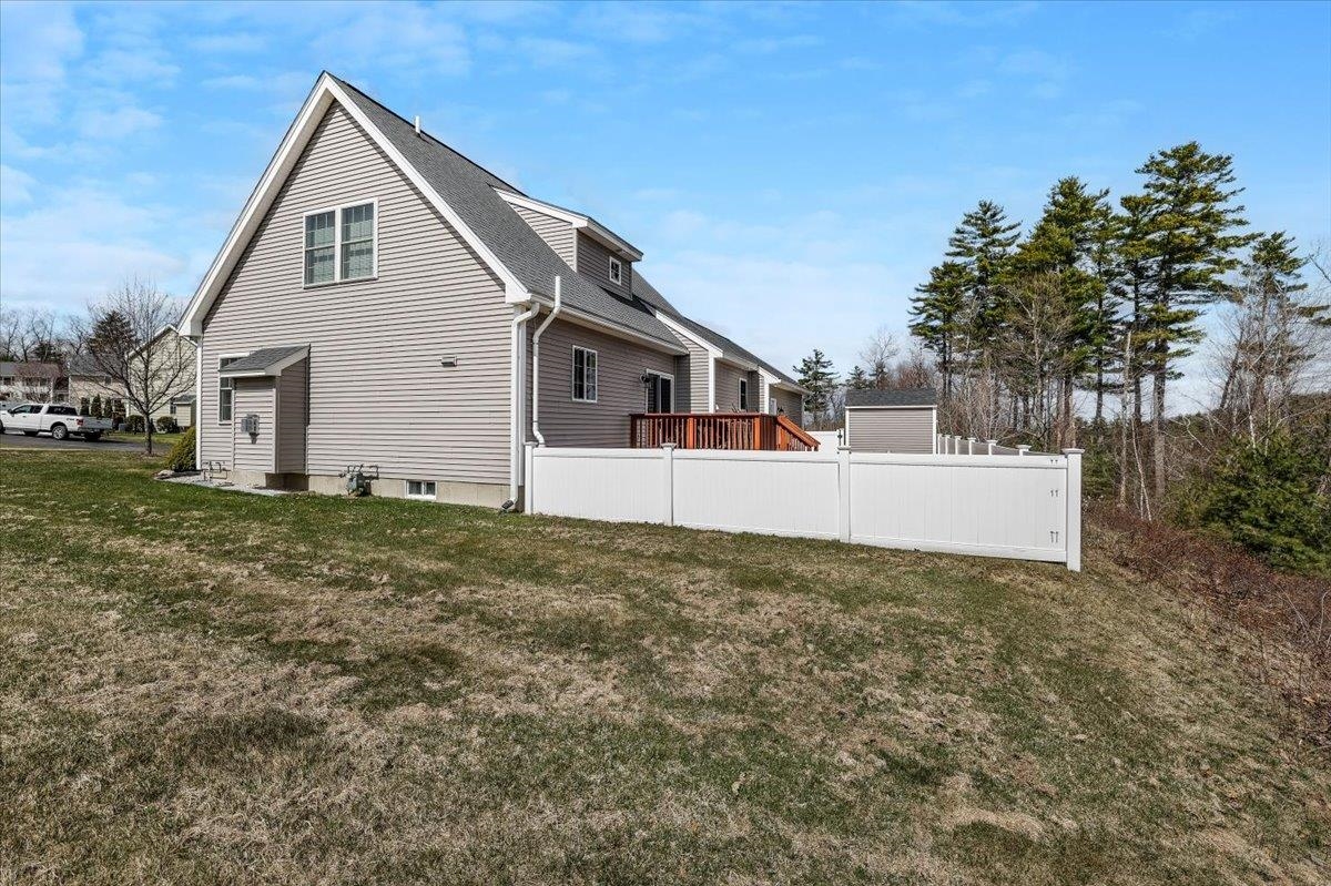 18 Crawford Lane Hooksett, NH 03106 - Photo 43 of 44