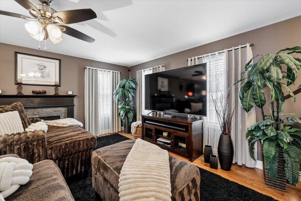 18 Crawford Lane Hooksett, NH 03106 - Photo 9 of 44