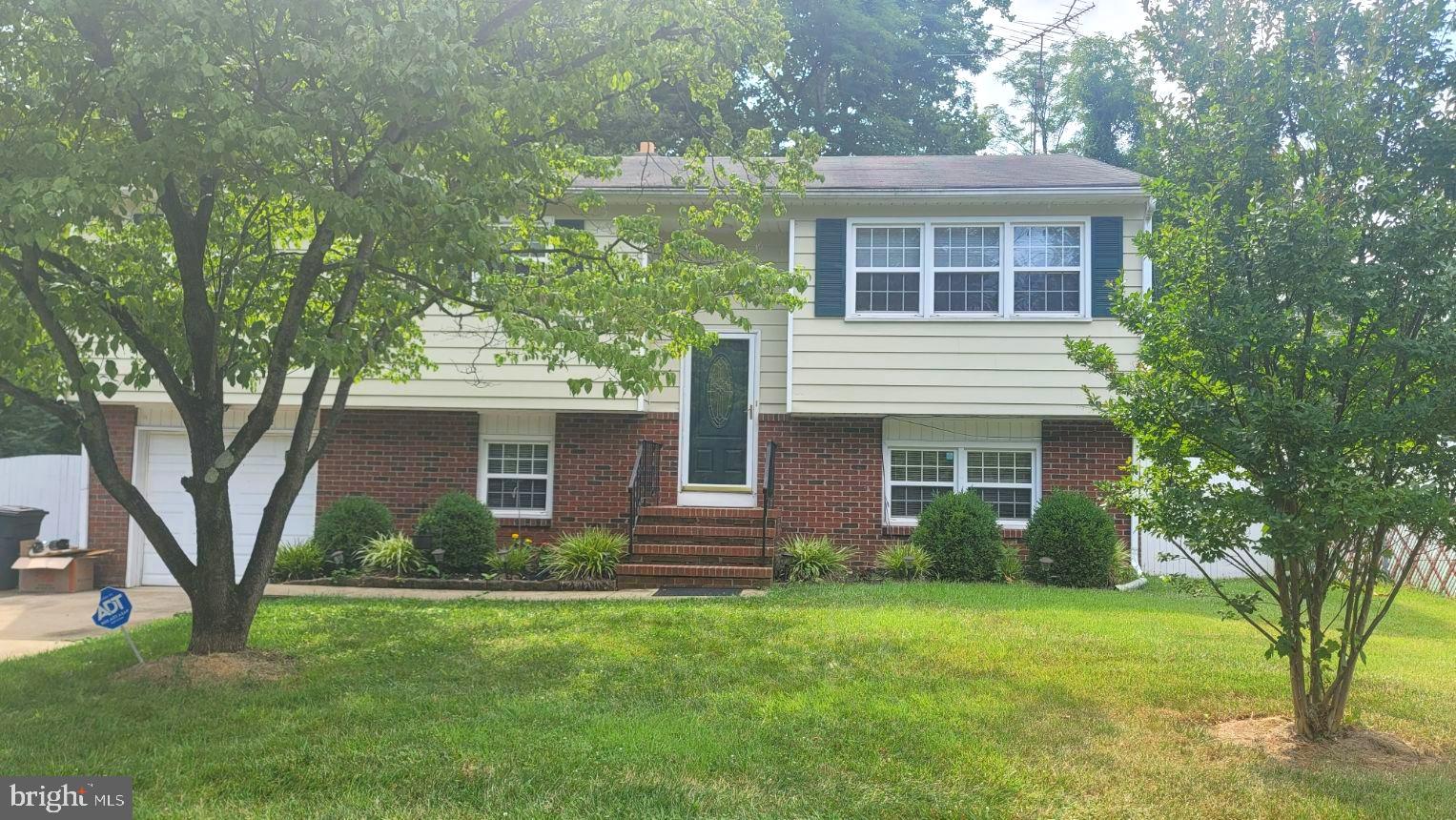 561 Rutgers Avenue Hamilton, NJ 08619 - Photo 1 of 32