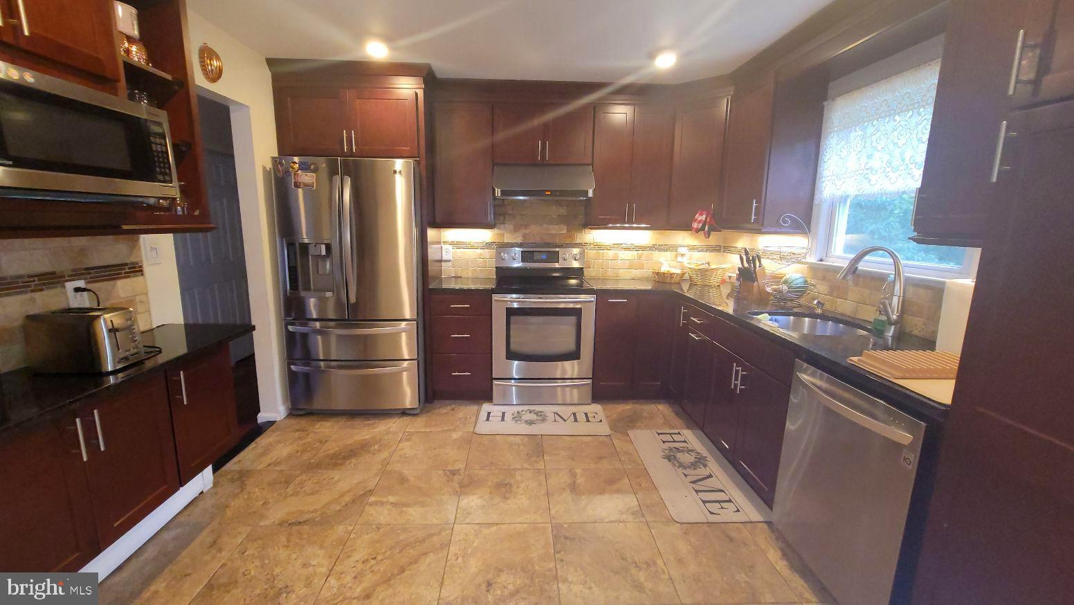 561 Rutgers Avenue Hamilton, NJ 08619 - Photo 12 of 32
