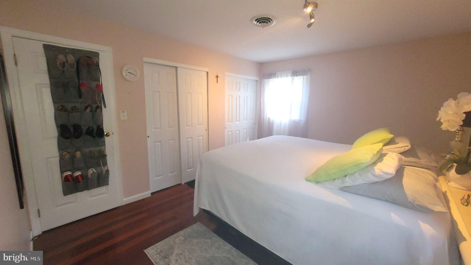 561 Rutgers Avenue Hamilton, NJ 08619 - Photo 15 of 32 Primary Bedroom