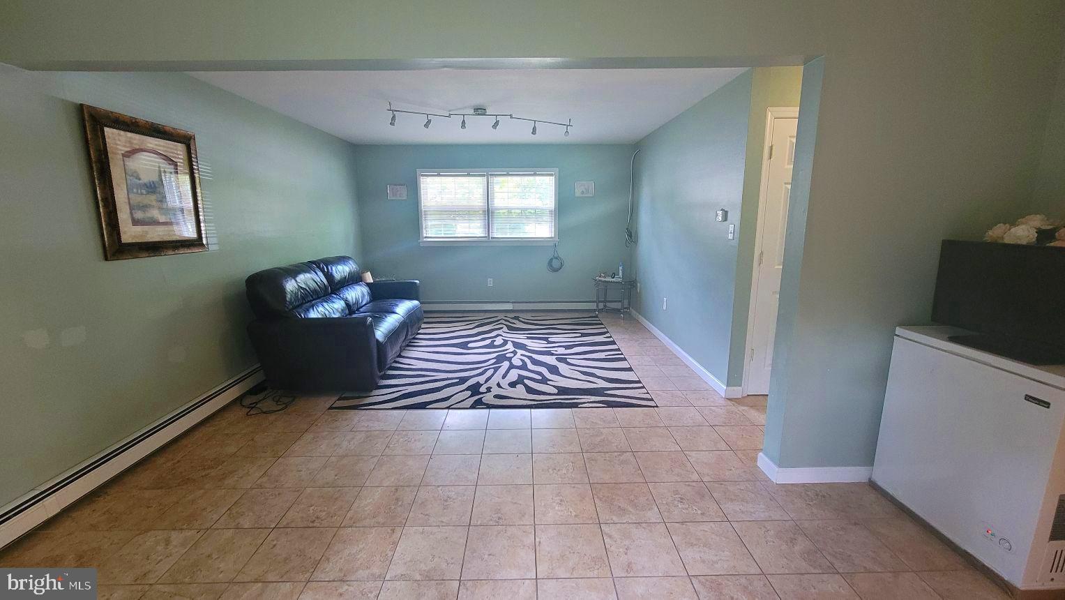 561 Rutgers Avenue Hamilton, NJ 08619 - Photo 27 of 32 Family Room