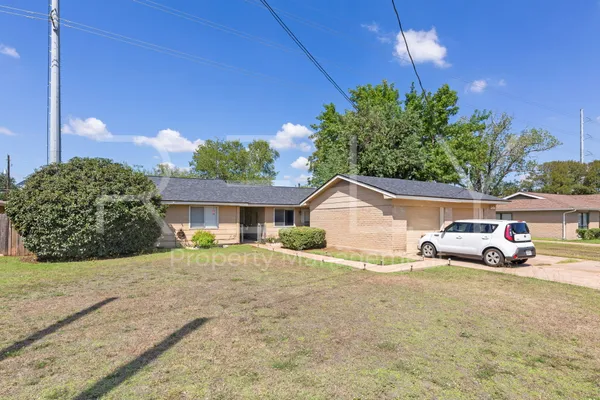 $1,450 | 409 East Janis Drive, Unit B, Georgetown, TX 78628