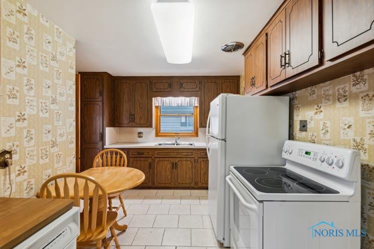 2854 Gracewood Road Toledo, OH 43613 - Photo 12 of 36 Gallery Image 12