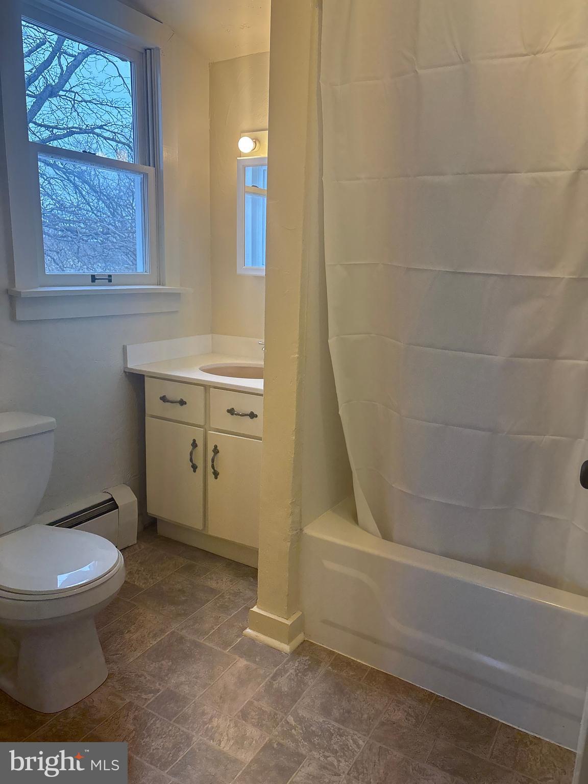 131 East Maple Street York, PA 17401 - Photo 10 of 19 Bathroom