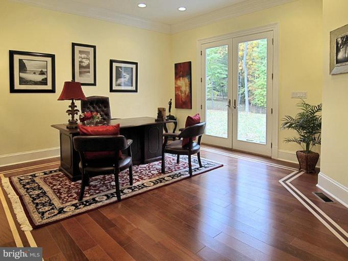 433 River Bend Road Great Falls, VA 22066 - Photo 11 of 30 Library