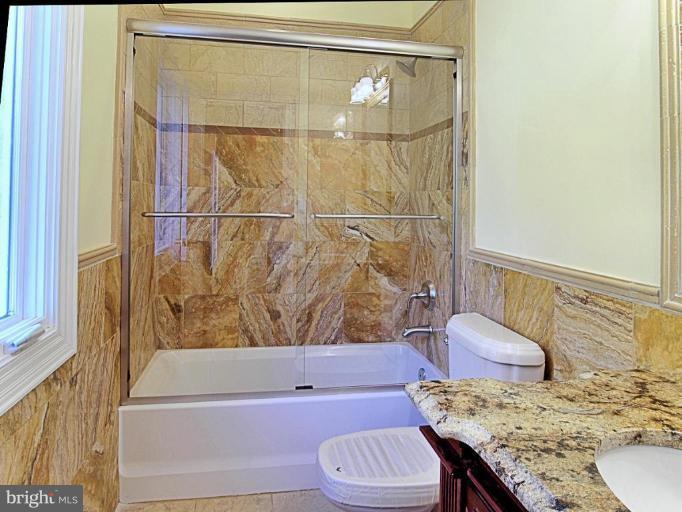 433 River Bend Road Great Falls, VA 22066 - Photo 21 of 30 Bedroom #2 Private Bath