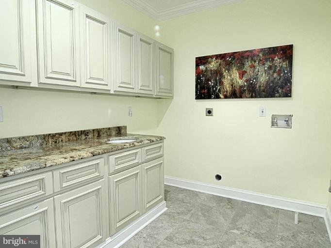 433 River Bend Road Great Falls, VA 22066 - Photo 22 of 30 Laundry Room (upper level)