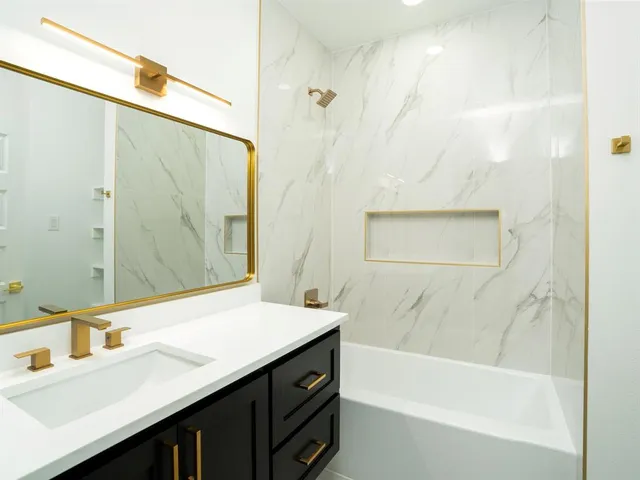 a picture of a bench in front of door