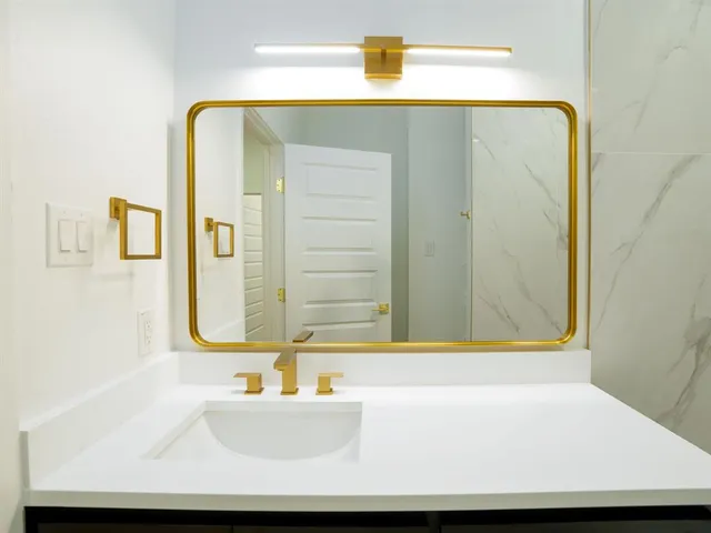 a picture of a bench in front of door