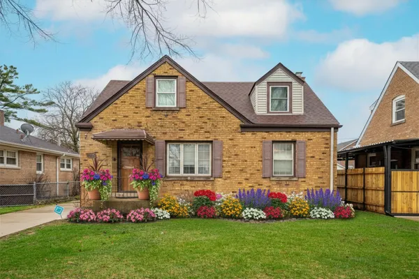 $700,000 | 7246 North Olcott Avenue, Chicago, IL 60631
