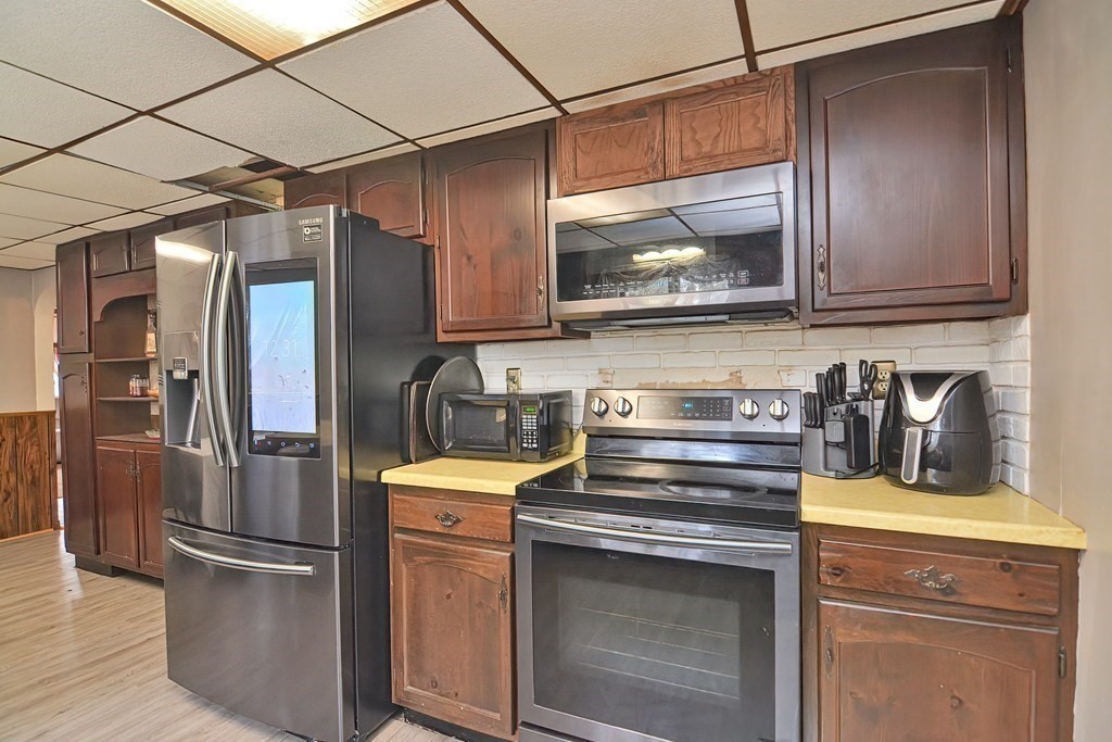 196 Brooks Road Templeton, MA 01468 - Photo 11 of 33 Gallery Image 11