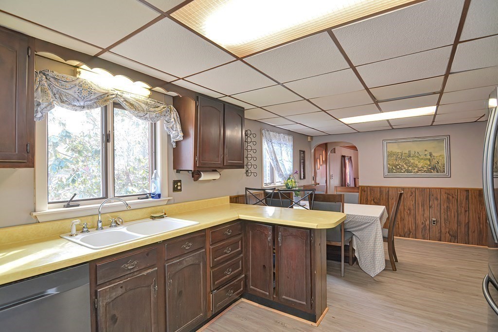 196 Brooks Road Templeton, MA 01468 - Photo 12 of 33 Gallery Image 12