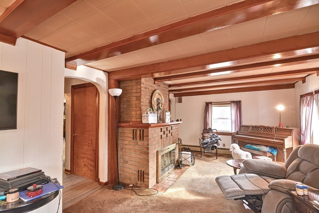 196 Brooks Road Templeton, MA 01468 - Photo 3 of 33 Gallery Image 3