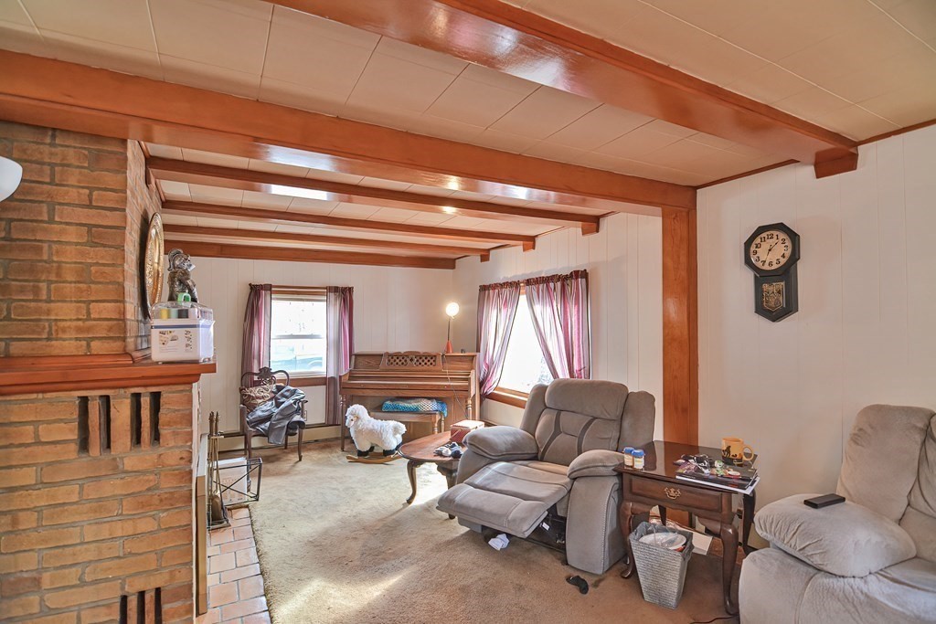 196 Brooks Road Templeton, MA 01468 - Photo 4 of 33 Gallery Image 4