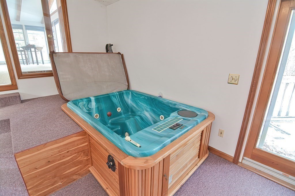 196 Brooks Road Templeton, MA 01468 - Photo 10 of 33 Gallery Image 10