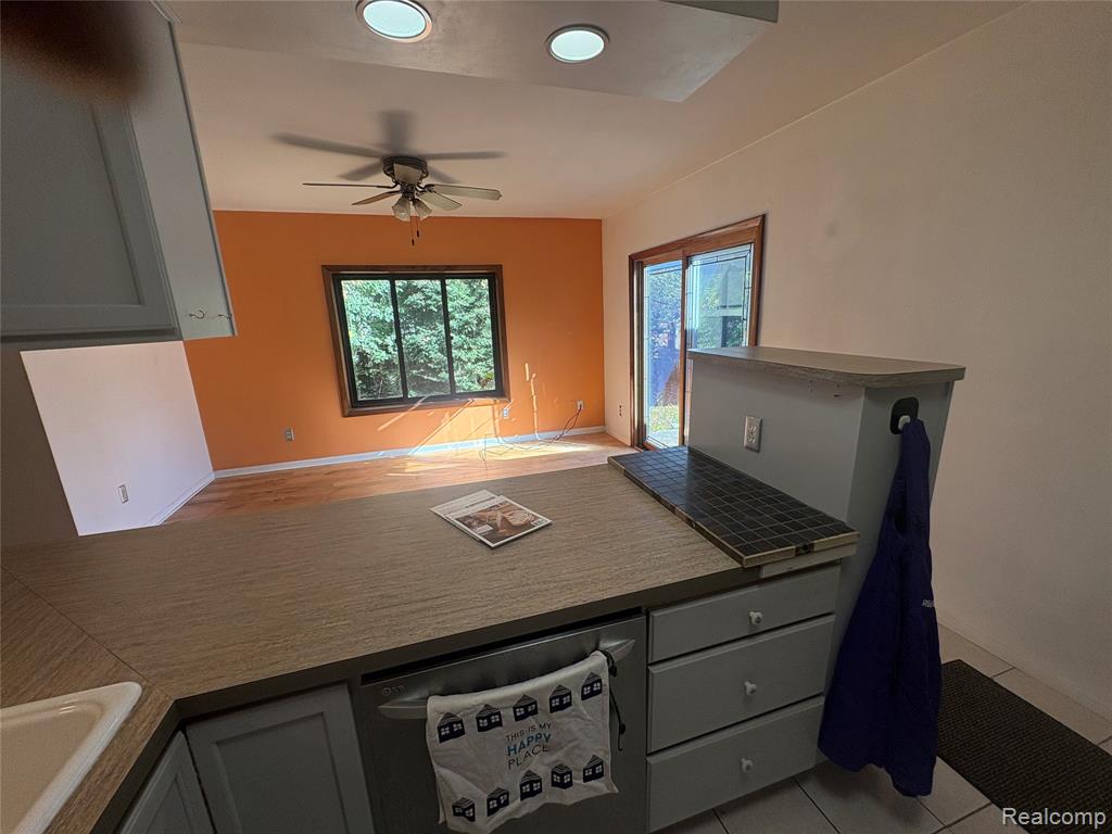 2871 Harvey Street Rochester Hills, MI 48309 - Photo 11 of 33