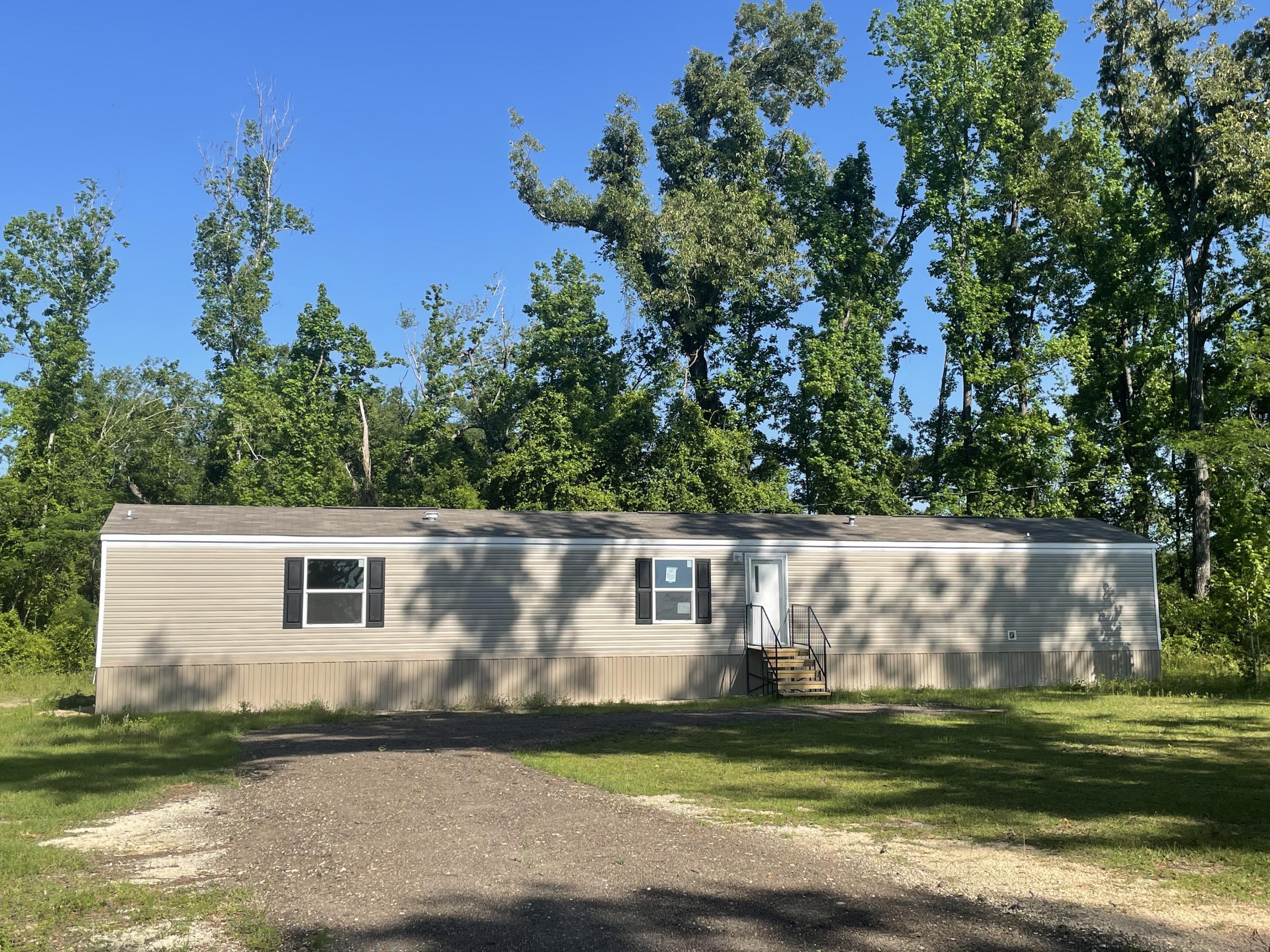 2944 Lawrenceville Road Cottondale, FL 32431 - Photo 2 of 31