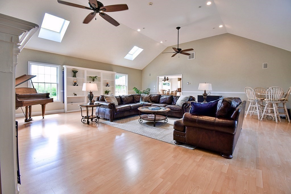 10 Wilder Road Bolton, MA 01740 - Photo 17 of 42