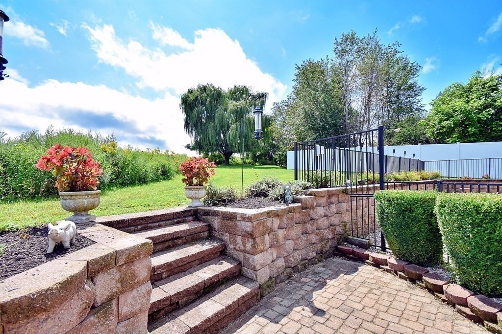 10 Wilder Road Bolton, MA 01740 - Photo 34 of 42