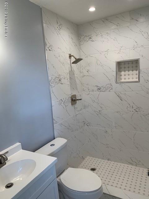 6706 El Rancho Road Louisville, KY 40291 - Photo 17 of 41 Master bath