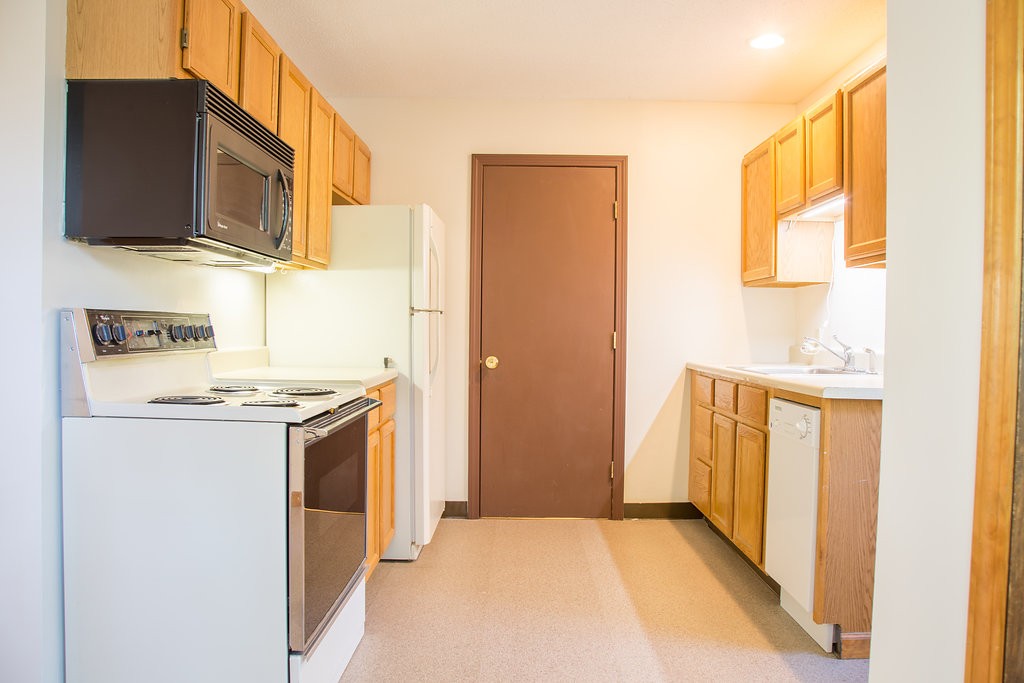21 Warren Wright Road Belchertown, MA 01007 - Photo 8 of 30 Gallery Image 8