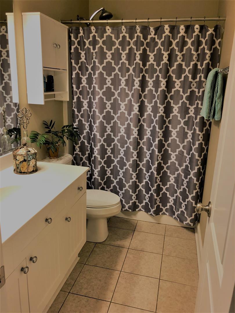 148 Ashley Bluffs Road Summerville, SC 29485 - Photo 21 of 25 Steven McGuinn - 21 Upstairs Hall Bath