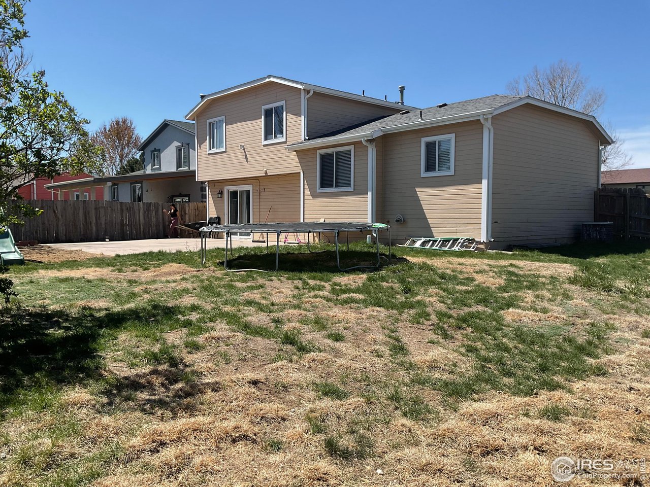 402 Gayle Street Fort Morgan, CO 80701 - Photo 39 of 40 a front view of a house with yard