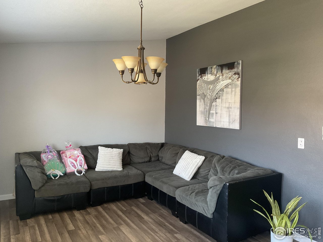 402 Gayle Street Fort Morgan, CO 80701 - Photo 4 of 40 a living room with furniture