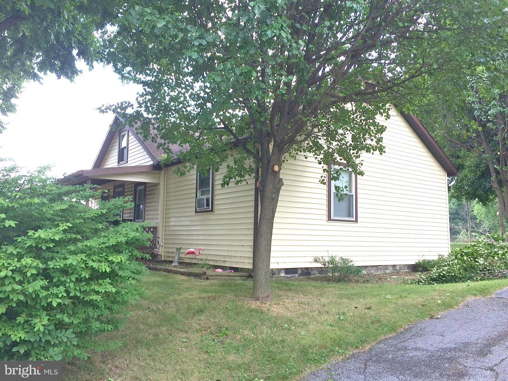 584 Esteppe Road Front Royal, VA 22630 - Photo 10 of 10 Right side of home