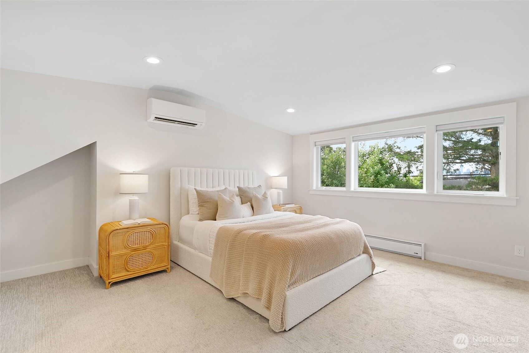 4003 Midvale Avenue North Seattle, WA 98103 - Photo 13 of 40