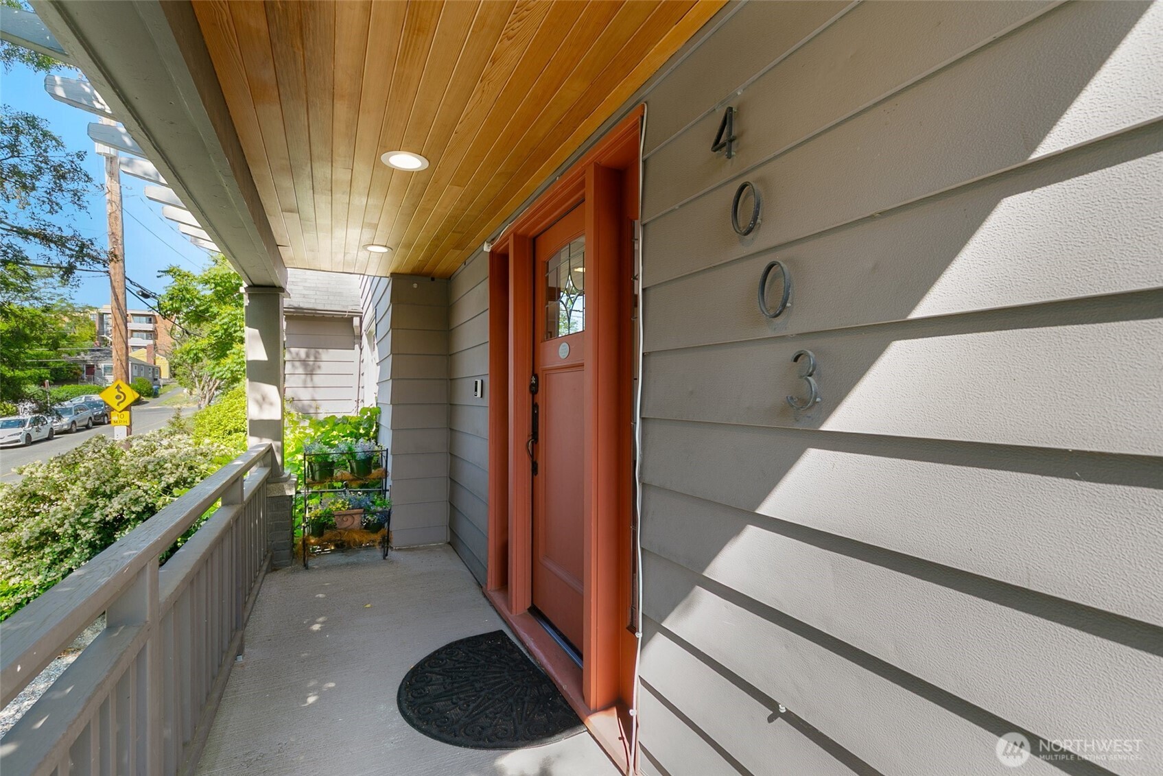 4003 Midvale Avenue North Seattle, WA 98103 - Photo 2 of 40