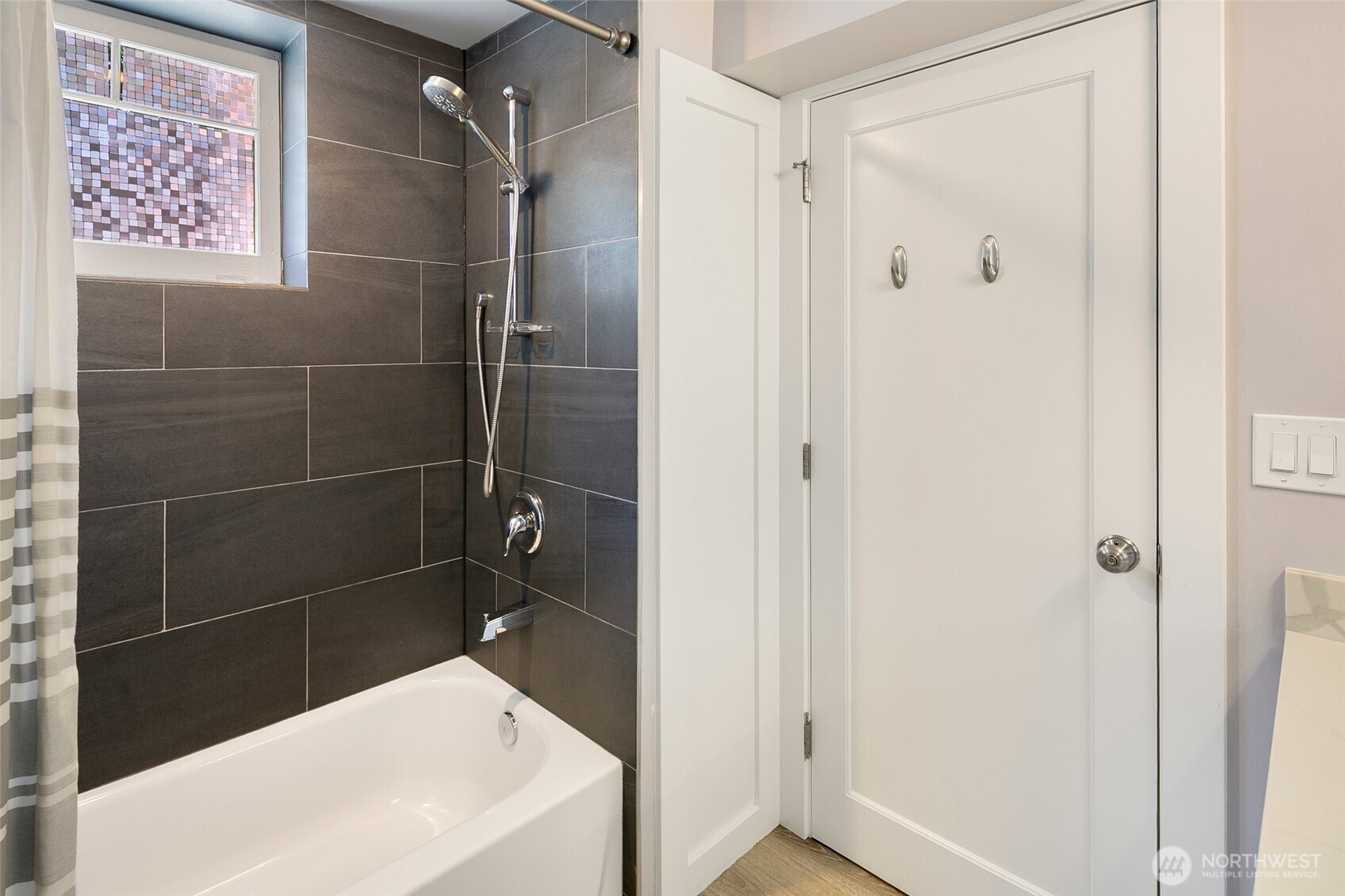 4003 Midvale Avenue North Seattle, WA 98103 - Photo 28 of 40