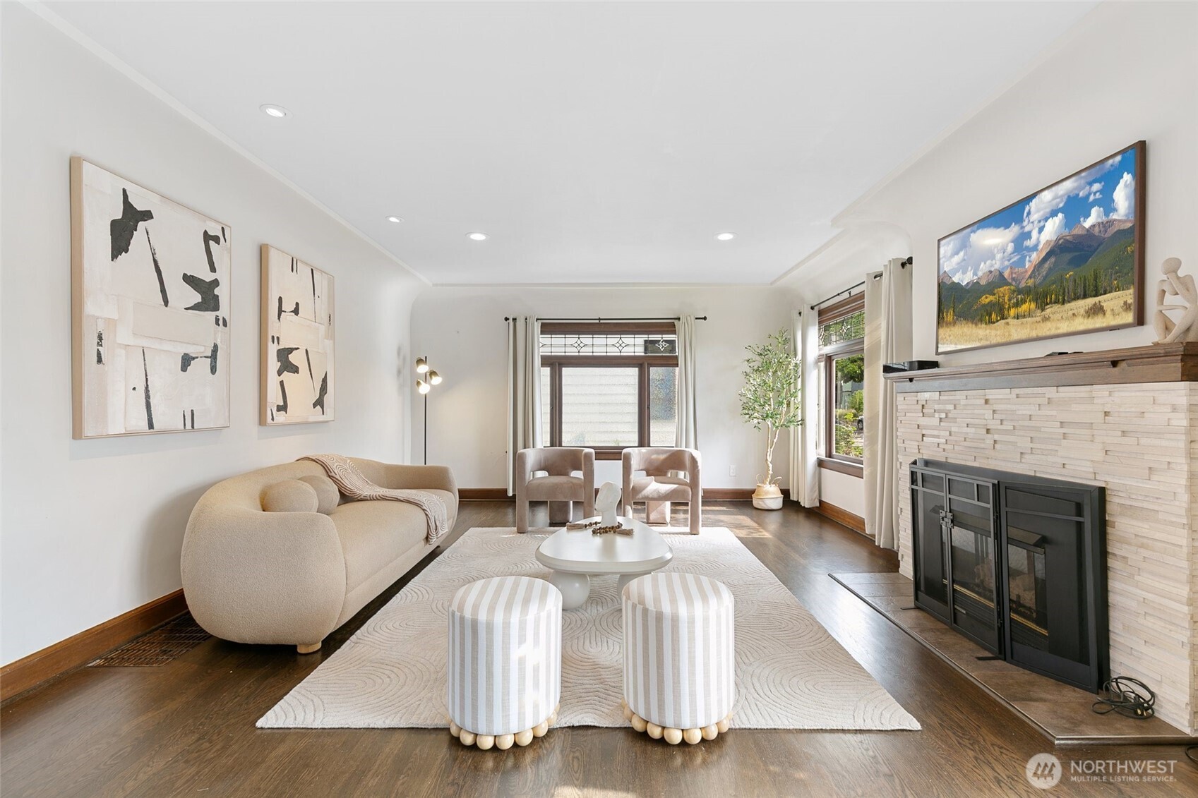 4003 Midvale Avenue North Seattle, WA 98103 - Photo 3 of 40