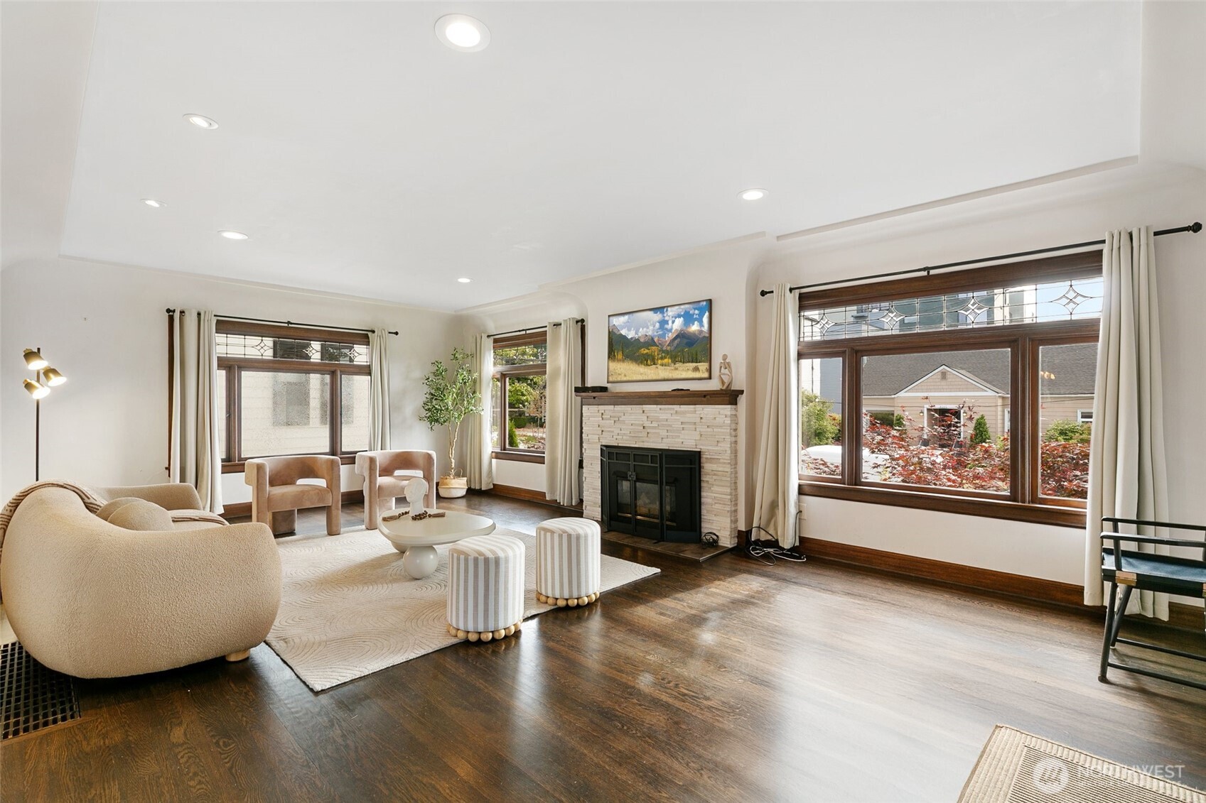 4003 Midvale Avenue North Seattle, WA 98103 - Photo 5 of 40