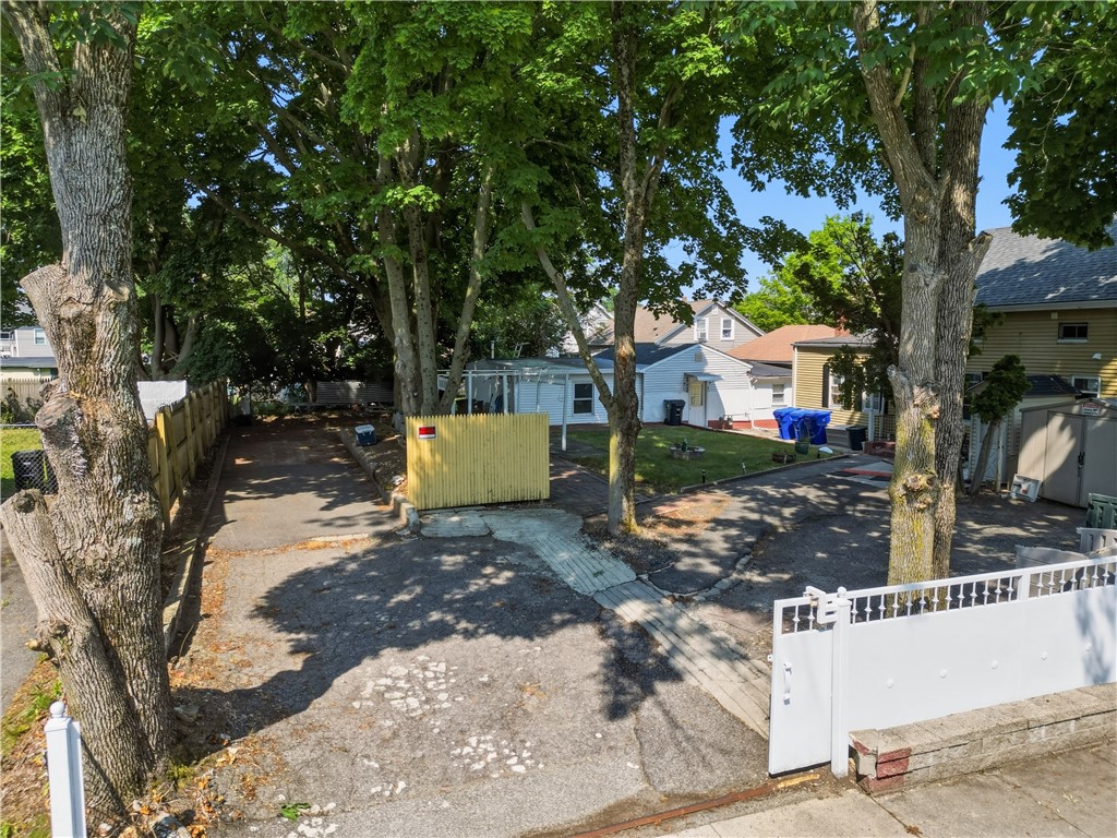 127 Meadow Street Pawtucket, RI 02860 - Photo 27 of 37
