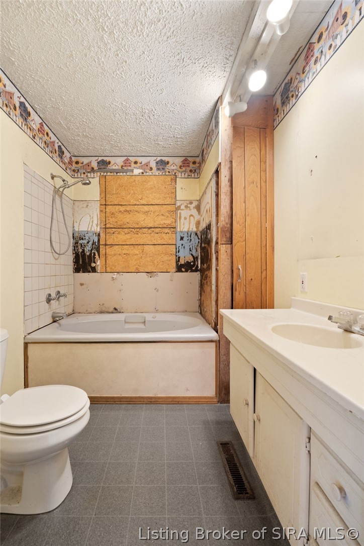 3061 Highway 56 Salem, IN 47167 - Photo 30 of 43 Current Condition