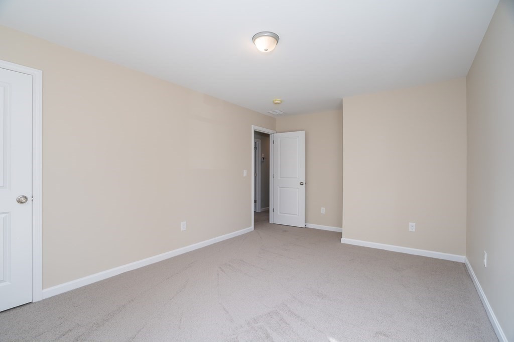 30 Hood Street Springfield, MA 01109 - Photo 17 of 38 Gallery Image 17