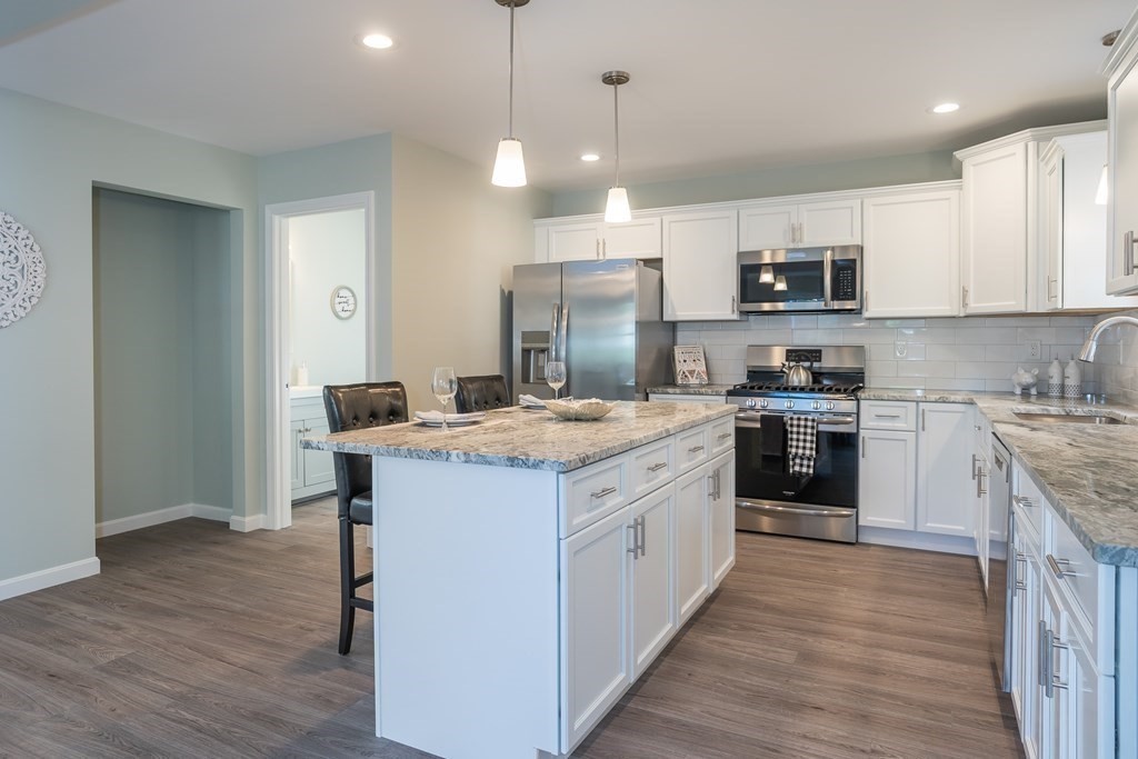 30 Hood Street Springfield, MA 01109 - Photo 3 of 38 Gallery Image 3