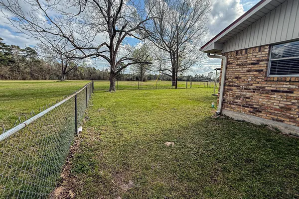 $1,950 | 51 A Paul Dixon Road, Huntsville, TX 77320