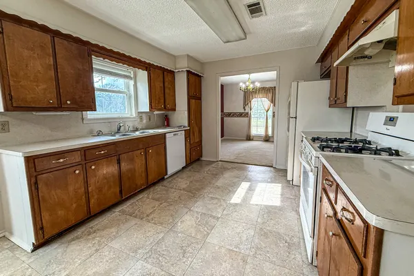 $1,950 | 51 A Paul Dixon Road, Huntsville, TX 77320