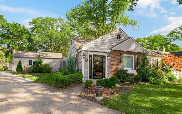 $360,000 | 5419 Canterbury Road, Fairway, KS 66205