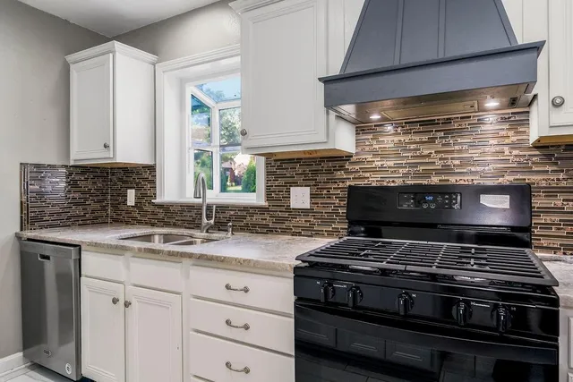 $360,000 | 5419 Canterbury Road, Fairway, KS 66205