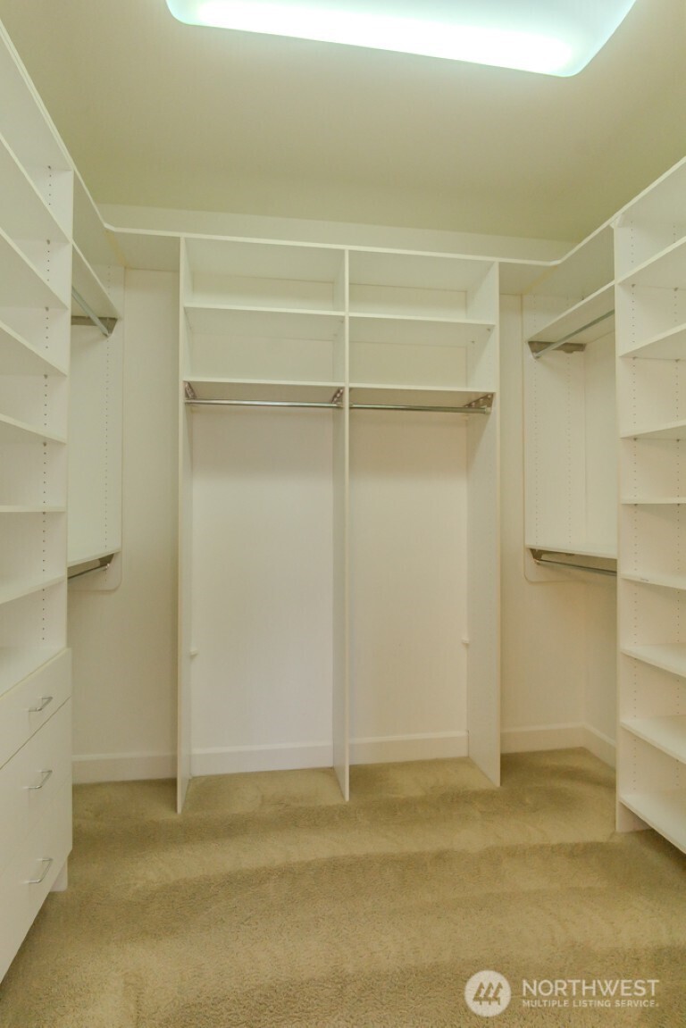 8568 Sand Point Way Northeast Seattle, WA 98115 - Photo 34 of 40